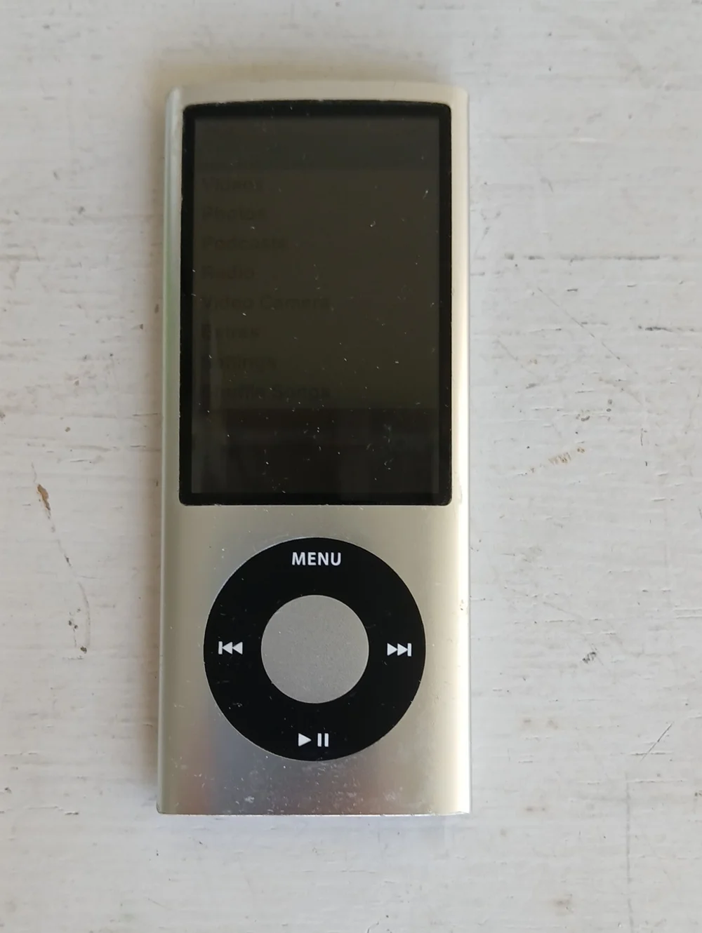 Apple iPod Nano 5th Generation Green 8GB Video Camera MP3 Player A1320